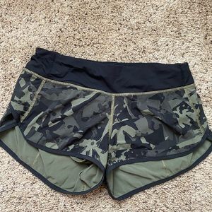 Lululemon speed up 2.5 inch inseam size 4